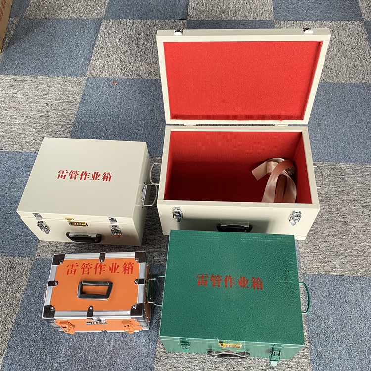 郧西爆破工程作业箱如何选择？玻璃钢与传统材质的全面对比